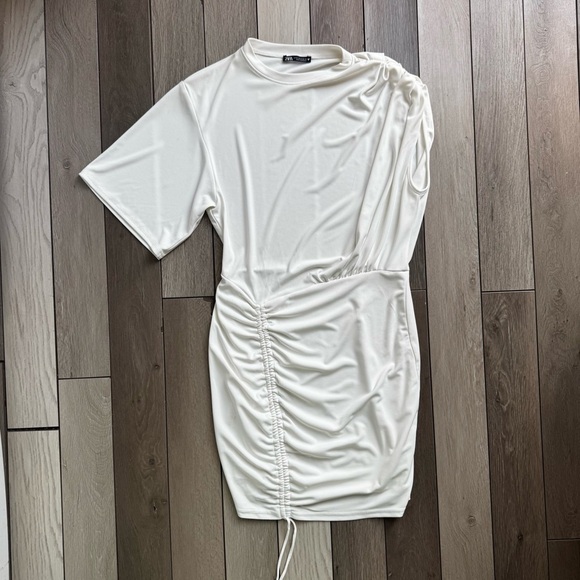 Zara Dresses & Skirts - Zara White Asymmetrical Mini Dress | Size: Medium | Good Condition